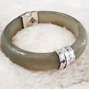 Rare Silpada 925 Sterling Etched Green Hinged Bangle Bracelet B2186